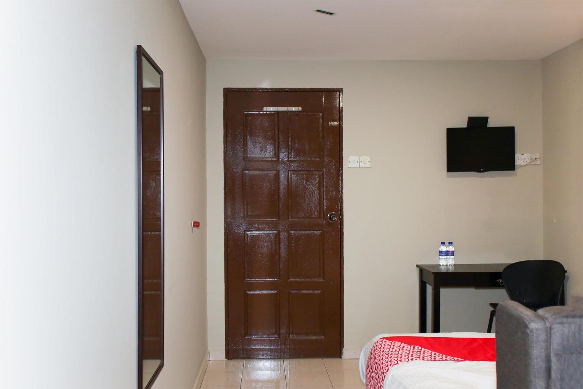 Oyo 90338 Prima Saujana Budget Hotel Kajang Eksteriør billede